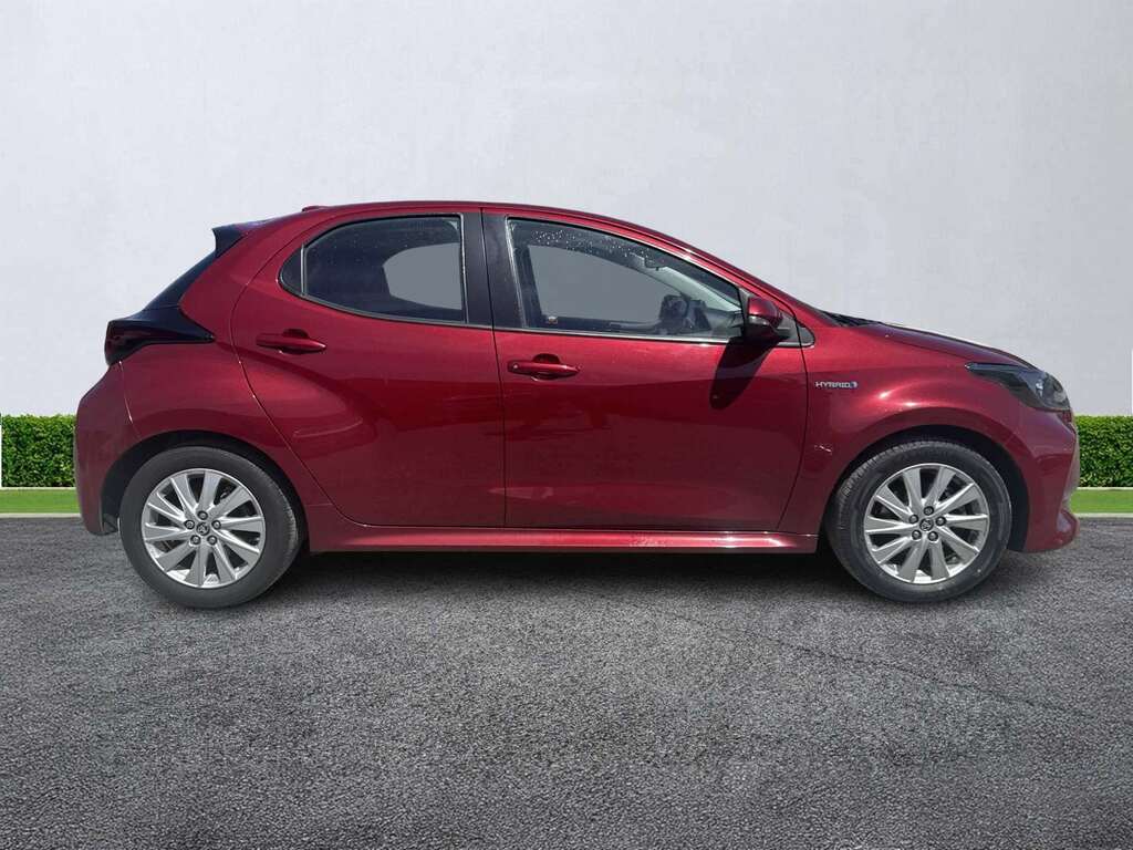 Toyota Yaris 1.5 Hybrid Icon Cvt ND21ULP Red #3