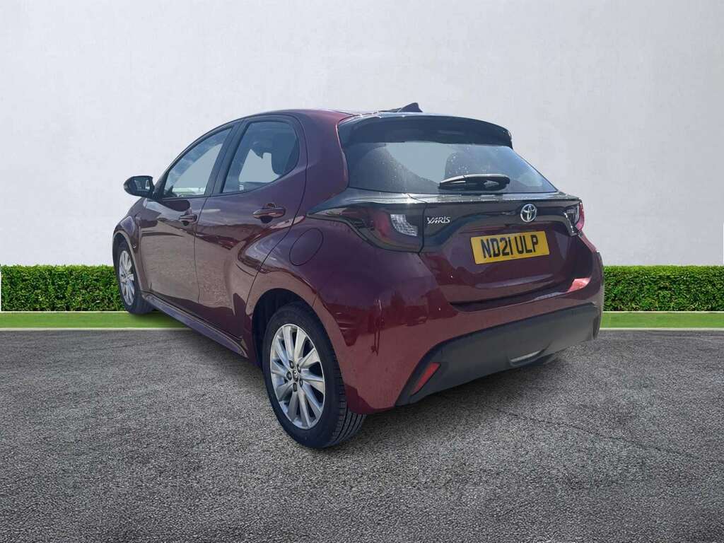 Toyota Yaris 1.5 Hybrid Icon Cvt ND21ULP Red #2