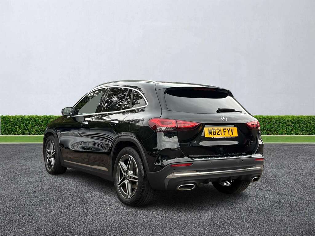 Mercedes-Benz GLA Class Gla 180 Amg Line Premium Plus MB21FYV Black #2