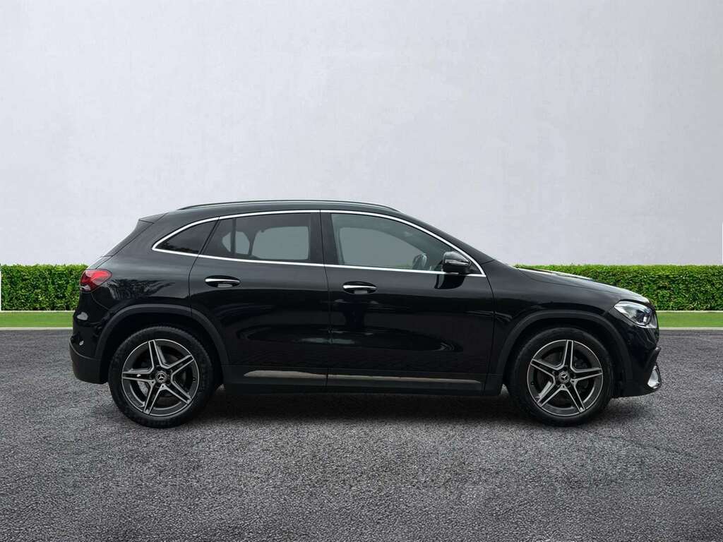 Mercedes-Benz GLA Class Gla 180 Amg Line Premium Plus MB21FYV Black #3