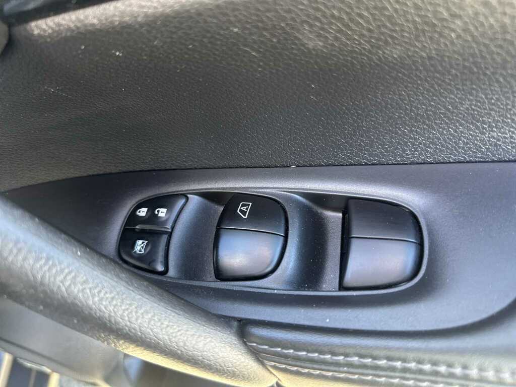 Nissan X-Trail N-tec White #20