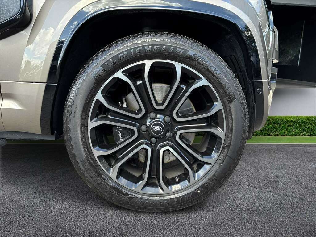 Land Rover Defender 110 4.4 P635 Octa 110 Gold #6