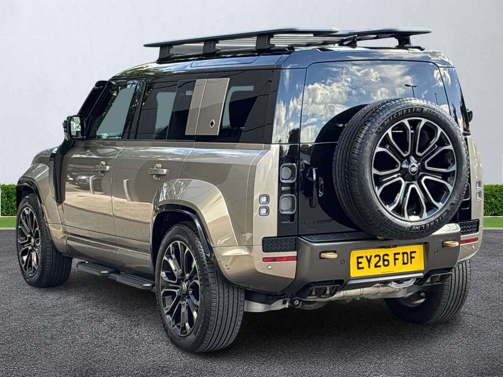 Land Rover Defender 110 4.4 P635 Octa 110 Gold #2