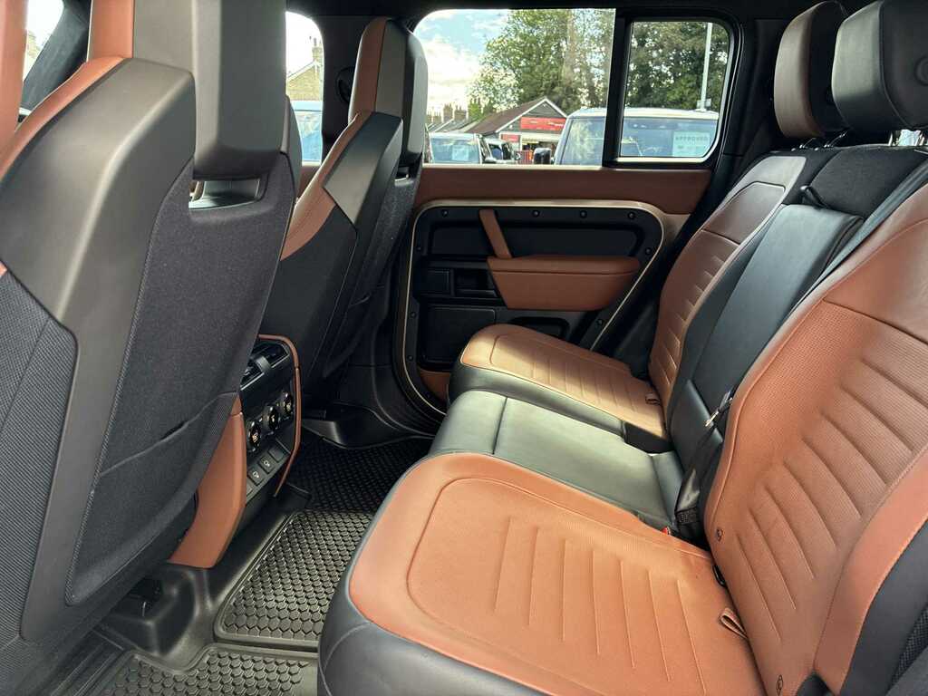 Land Rover Defender 110 4.4 P635 Octa 110 Gold #4