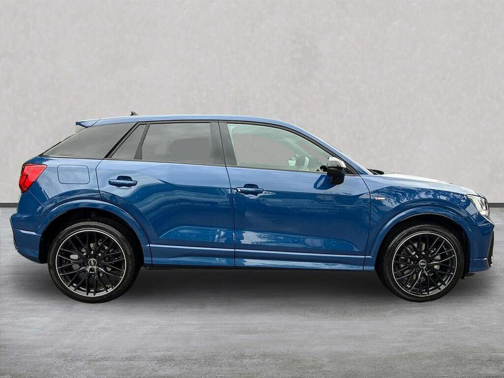 Audi Q2 1.5 Tfsi Cod 35 Black Edition Suv S Tro RJ75SXH Blue #3