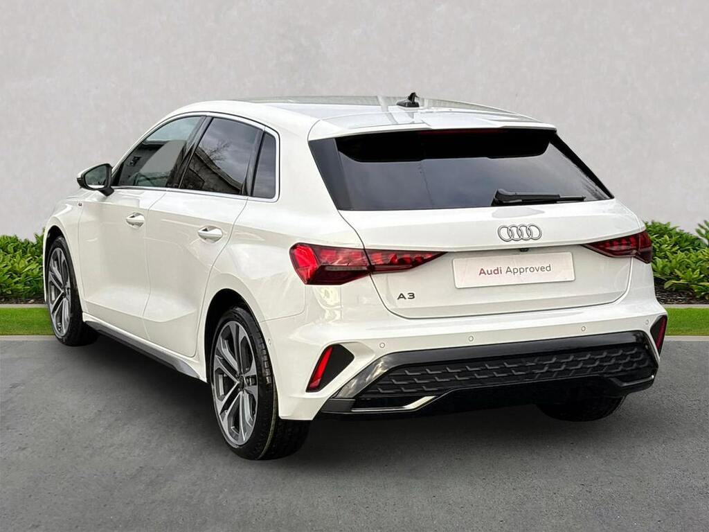 Audi A3 1.5 Tfsi E 204 S Line S Tronic 2025 Black #2
