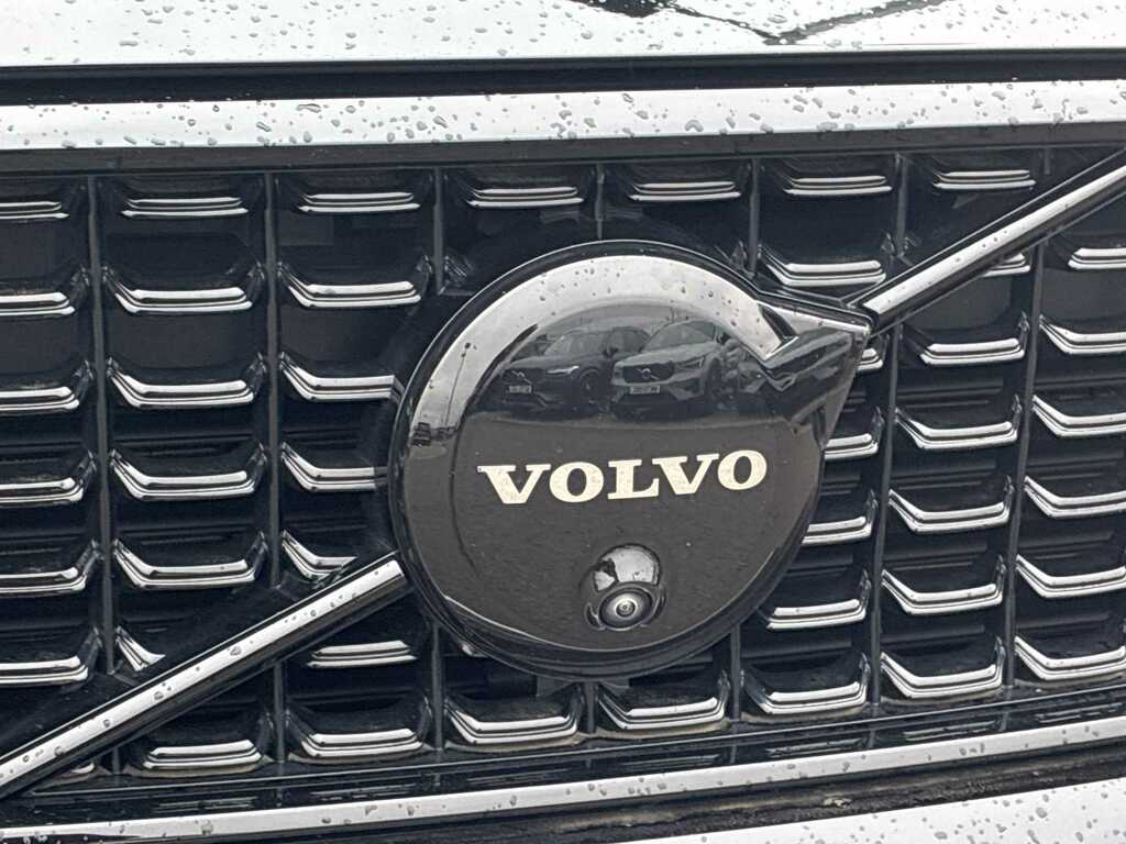 Volvo XC40 2.0 B4p Ultra Black Edition OY75VGZ Black #4