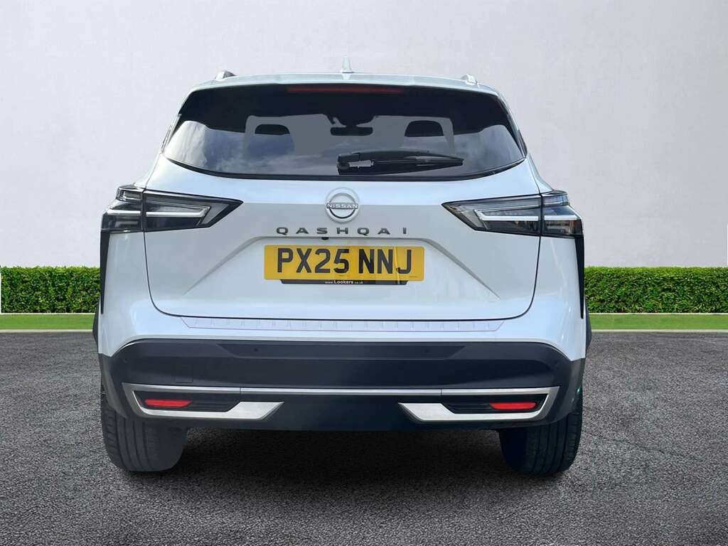 Nissan Qashqai 1.3 Dig-t Mh N-connecta White #4
