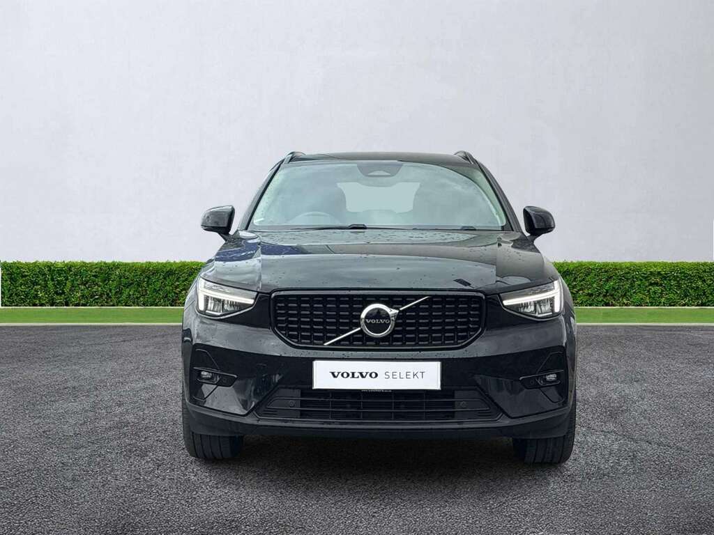 Volvo XC40 2.0 B3p Plus Dark CK23UBO Black #2