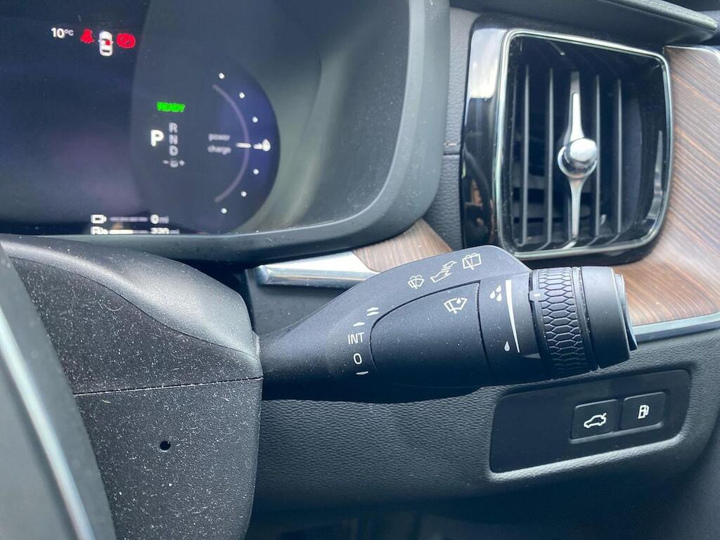 Volvo XC60 B4awd Plus Dark - Heated Seats, Google Grey #26