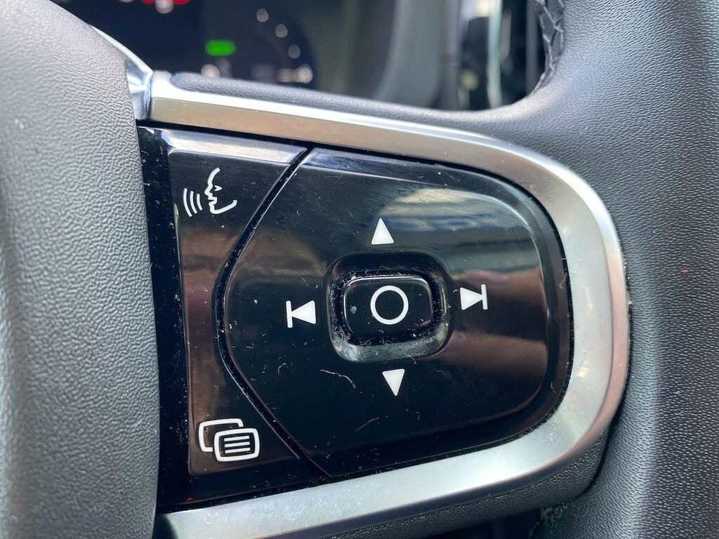 Volvo XC60 B4awd Plus Dark - Heated Seats, Google Grey #24