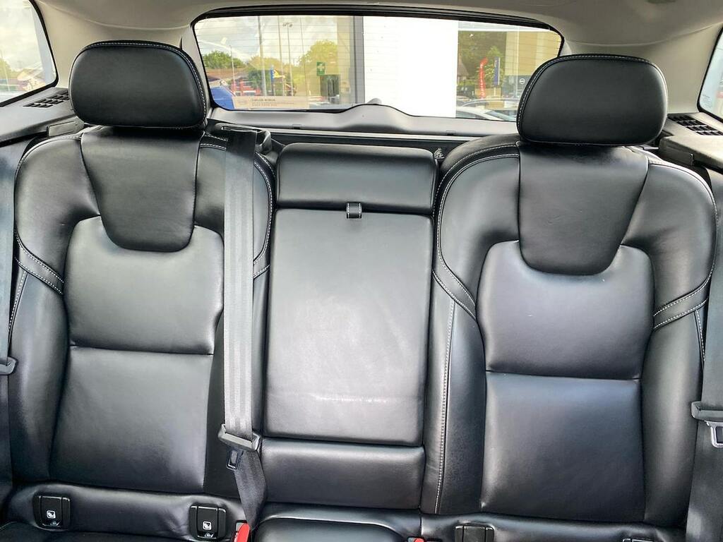 Volvo XC60 B4awd Plus Dark - Heated Seats, Google Grey #16
