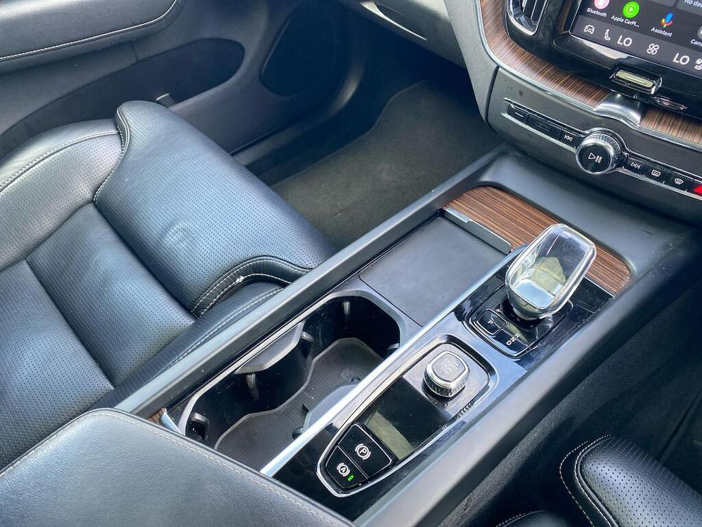 Volvo XC60 B4awd Plus Dark - Heated Seats, Google Grey #13