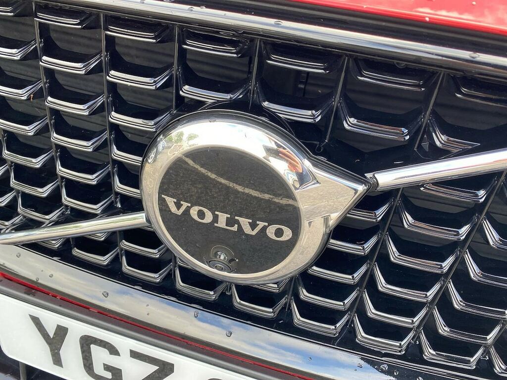 Volvo XC60 B4awd Plus Dark - Heated Seats, Google Grey #28