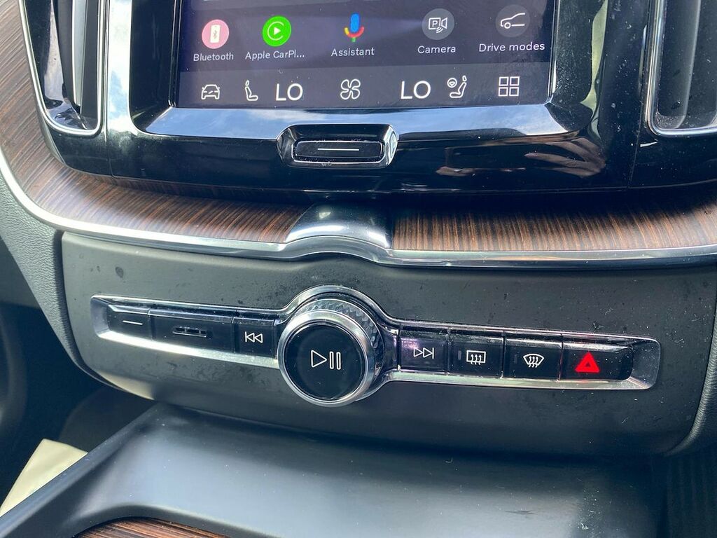 Volvo XC60 B4awd Plus Dark - Heated Seats, Google Grey #12