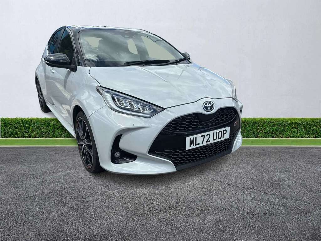 Toyota Yaris 1.5 Hybrid Gr Sport Cvt Grey