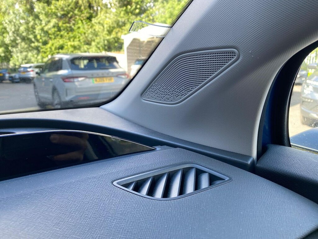 Skoda ENYAQ 80 Silver #43