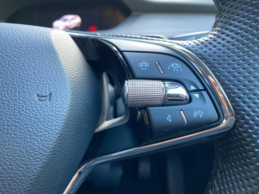 Skoda ENYAQ 80 Silver #26