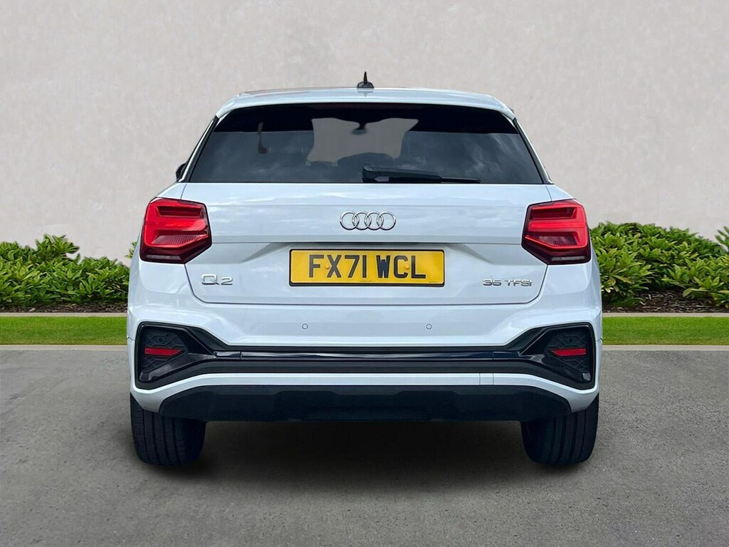 Audi Q2 1.5 Tfsi Cod 35 Black Edition Suv S Tro White #4