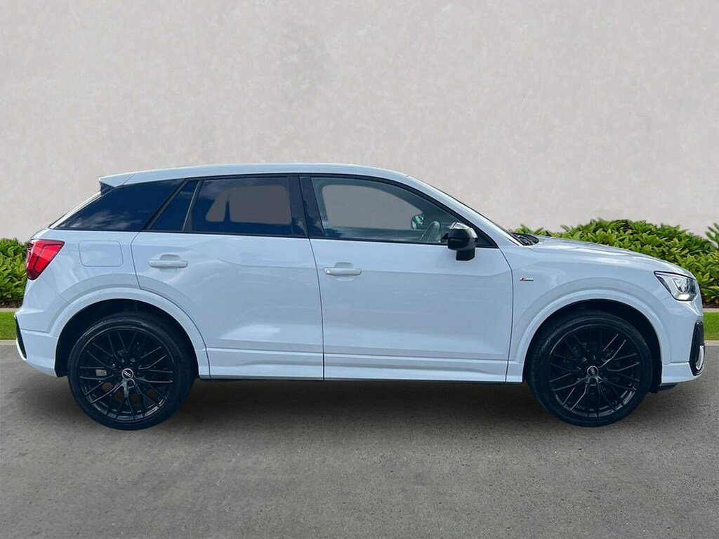 Audi Q2 1.5 Tfsi Cod 35 Black Edition Suv S Tro White #3