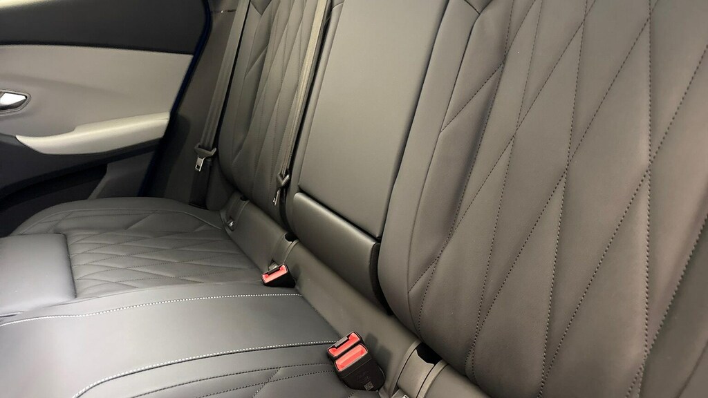 Ford Explorer Extended Range 77Kwh Select White #16