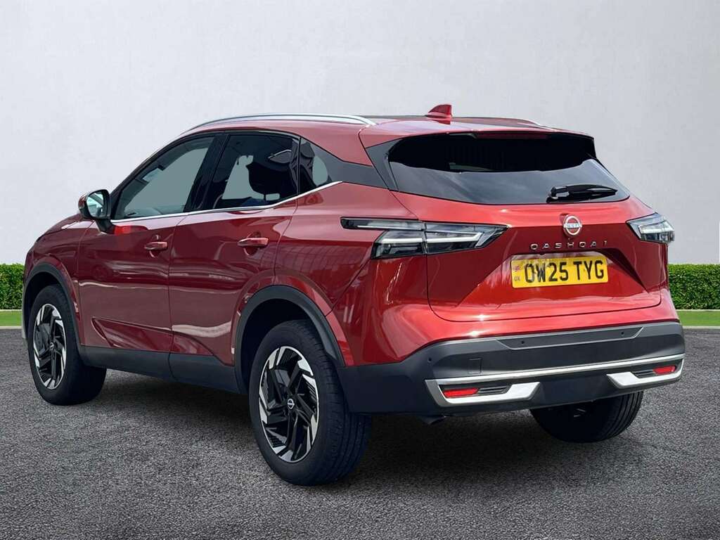 Nissan Qashqai 1.3 Dig-t Mh N-connecta OW25TYG Red #2
