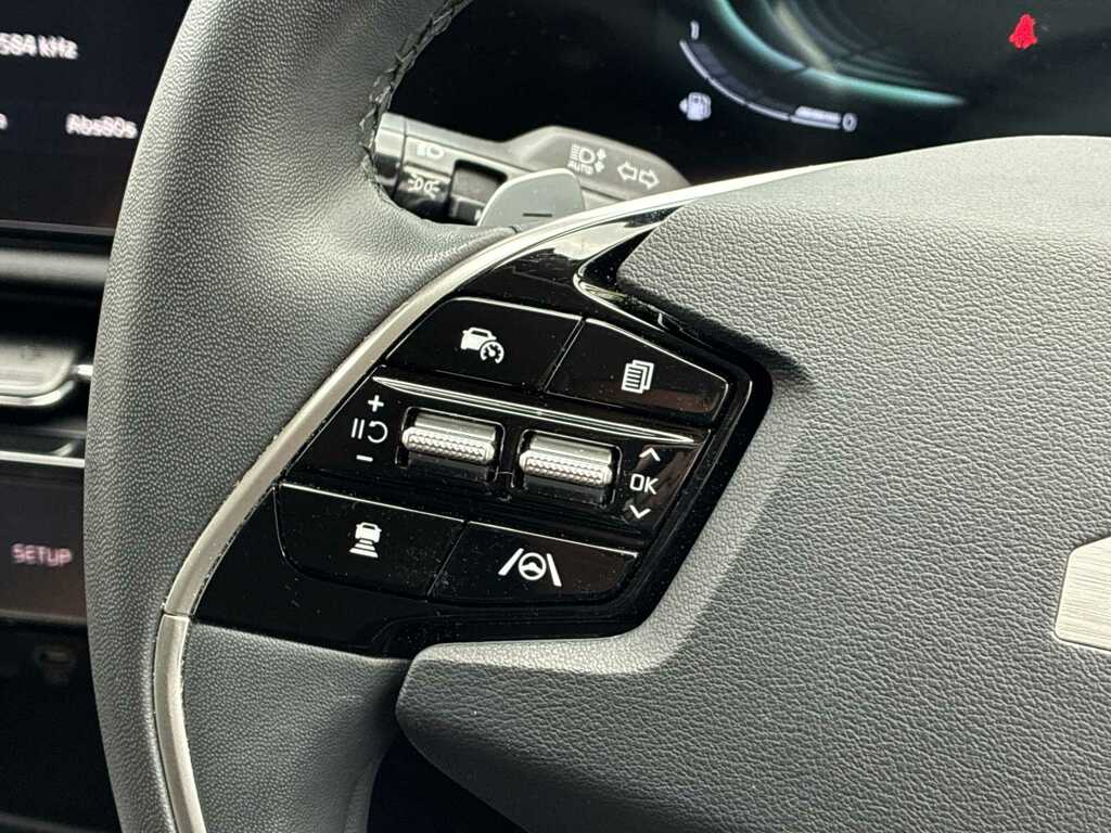 Kia Niro 4 Red #24
