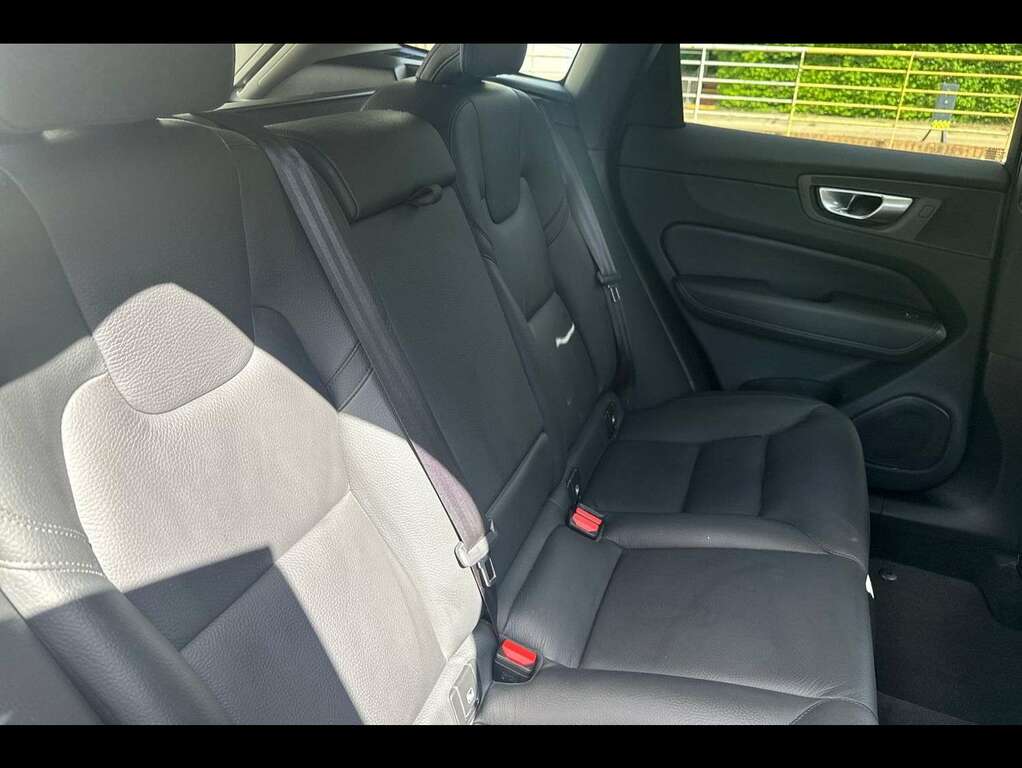 Volvo XC60 Suv White #16