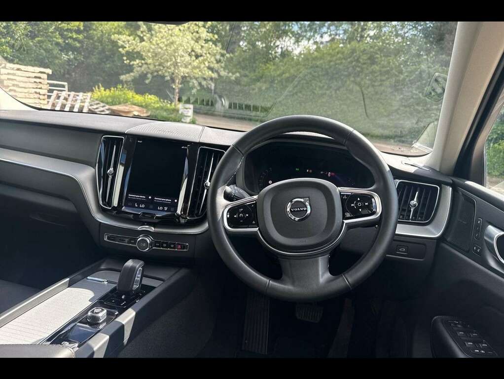 Volvo XC60 Suv White #9