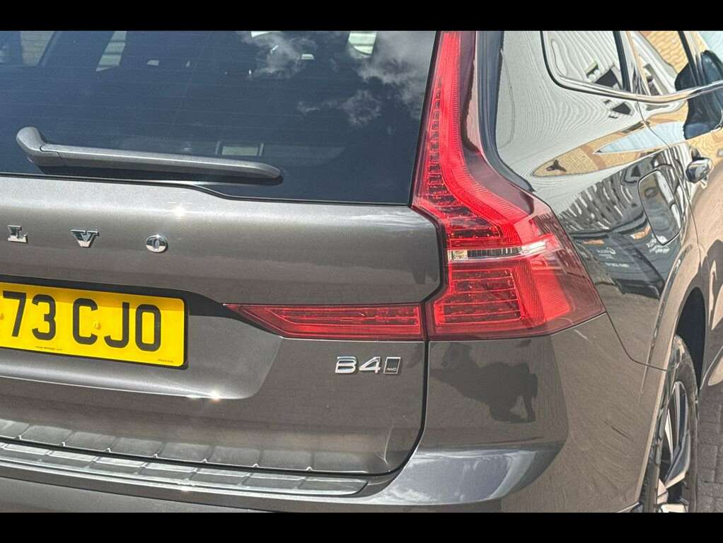 Volvo XC60 Suv White #35