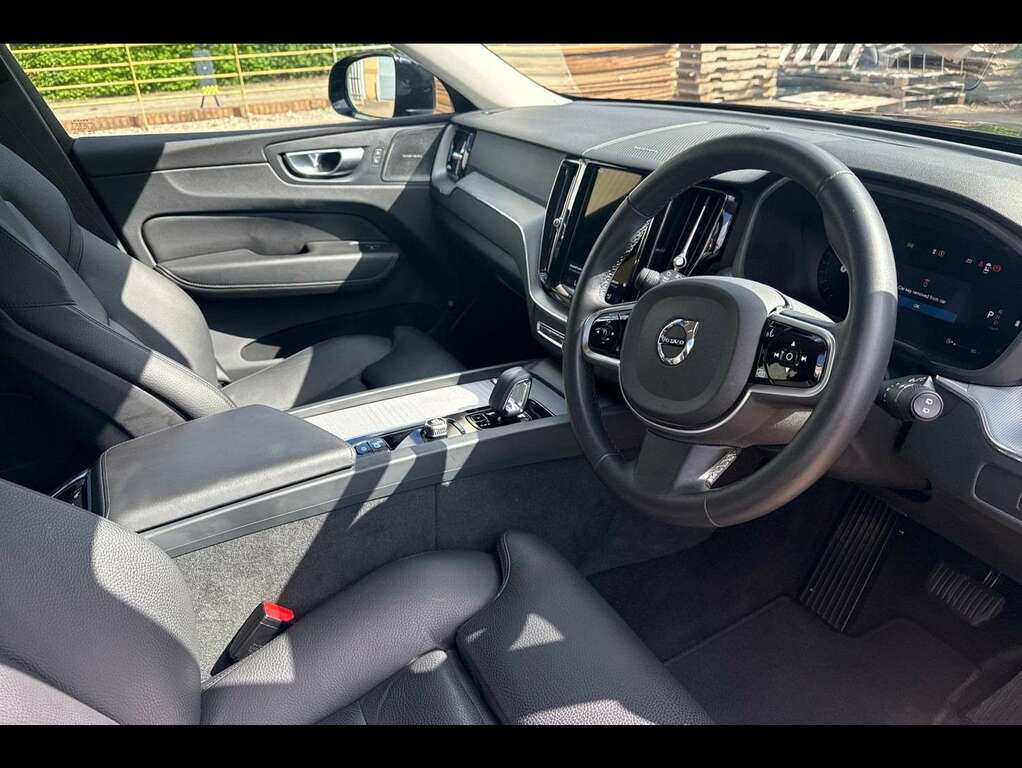 Volvo XC60 Suv White #15