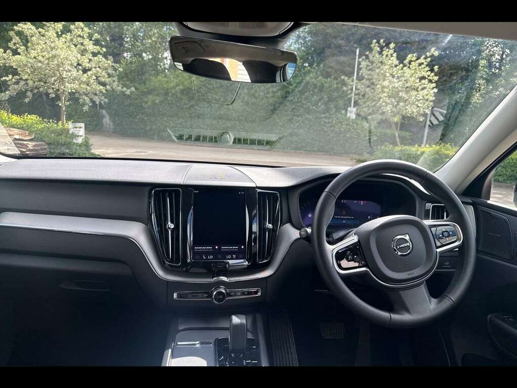 Volvo XC60 Suv White #8