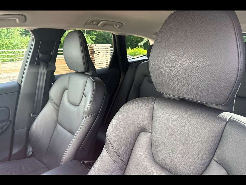 Volvo XC60 Suv White #31