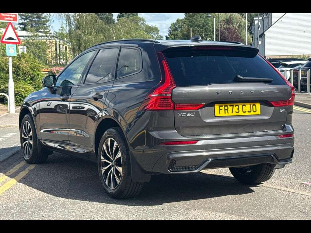 Volvo XC60 Suv White #2