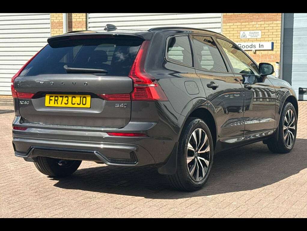 Volvo XC60 Suv White #18