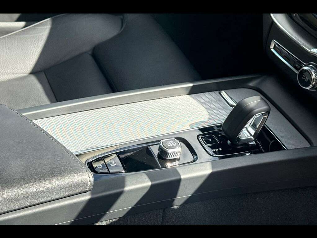 Volvo XC60 Suv White #13