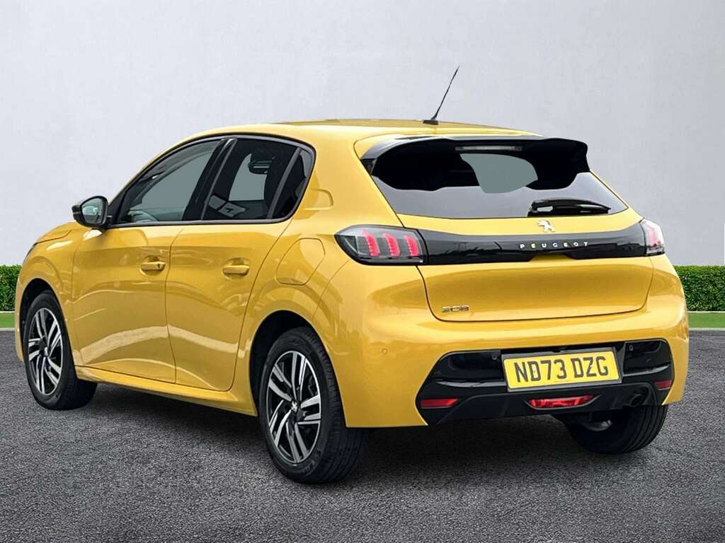 Peugeot 208 1.2 Puretech 100 Allure Premium Eat8 ND73DZG Yellow #2