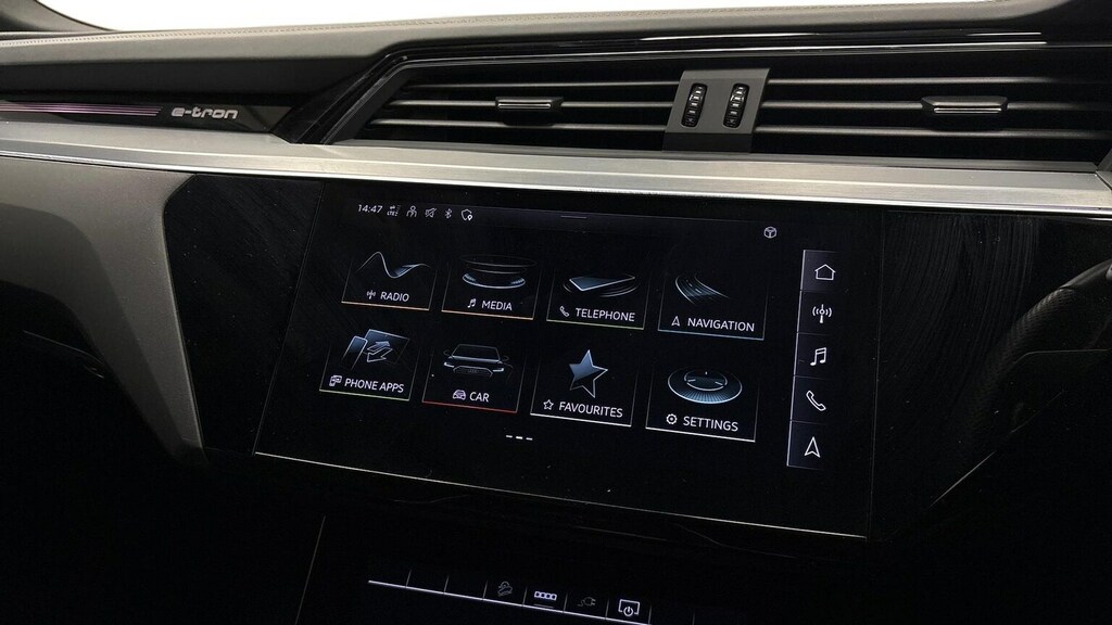 Audi E-tron Black Edition Black #9