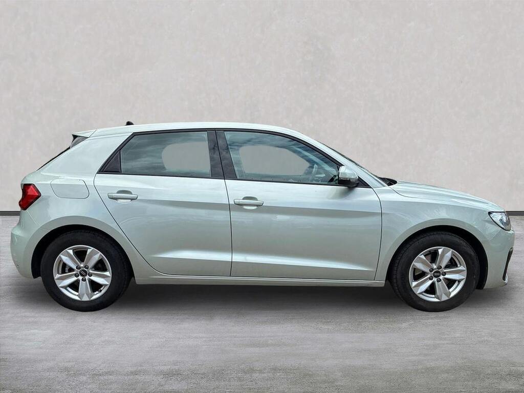 Audi A1 1.0 Tfsi 30 Technik Sportback Eu ST72VKB Silver #3
