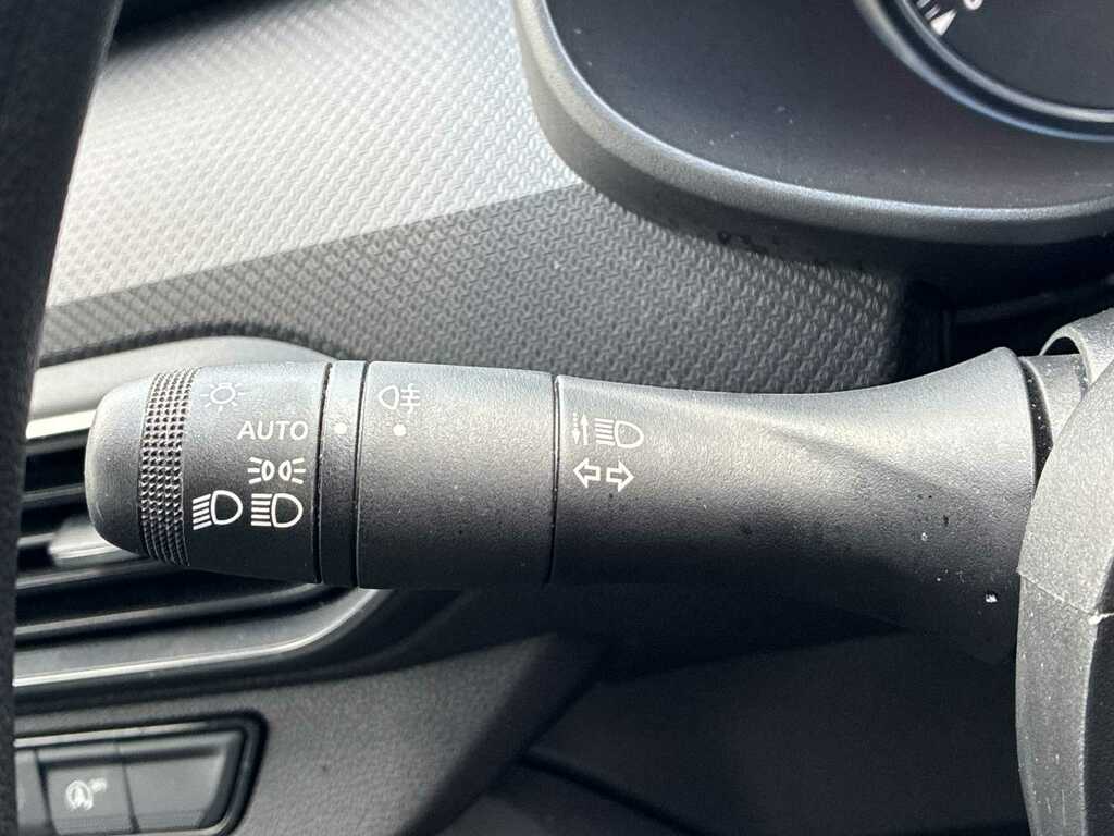 Dacia Sandero Essential White #26