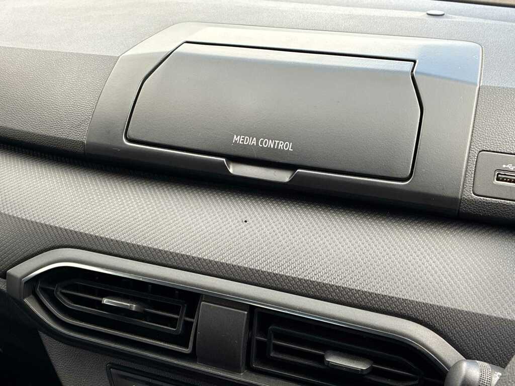 Dacia Sandero Essential White #10