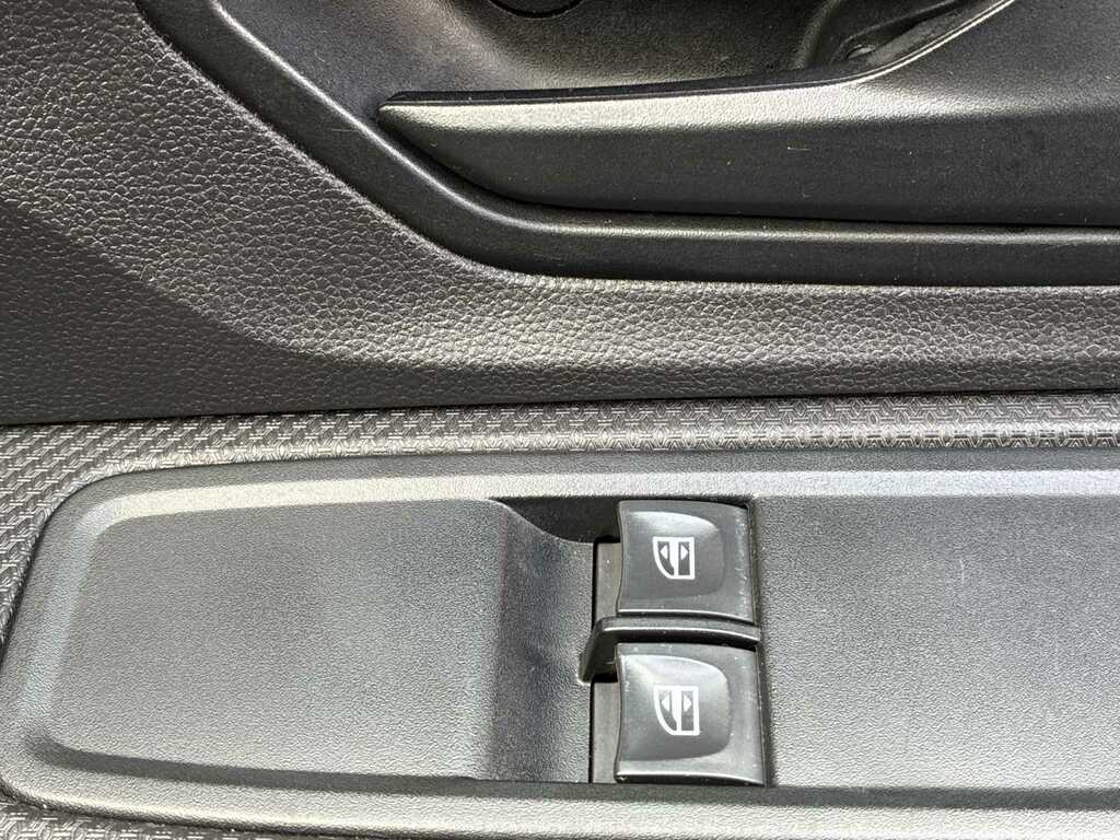 Dacia Sandero Essential White #20