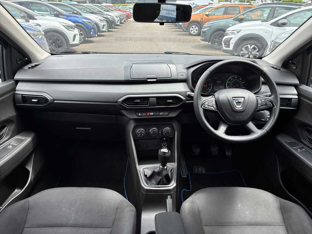 Dacia Sandero Essential White #8