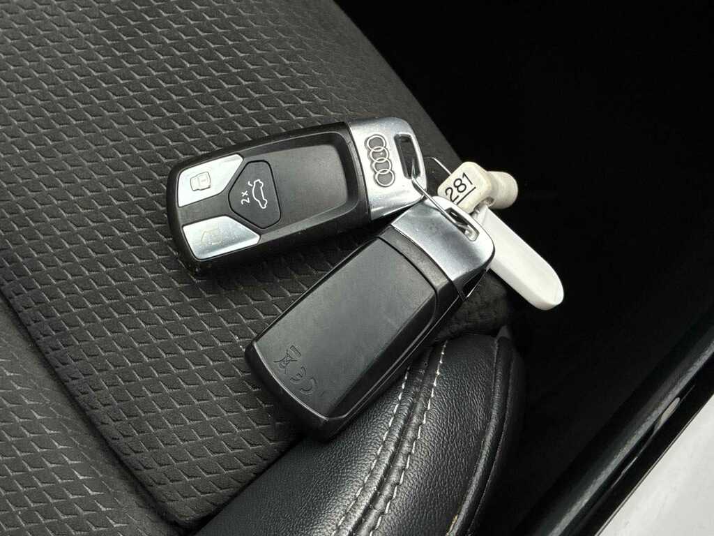 Audi A4 Avant Black Edition Grey #40