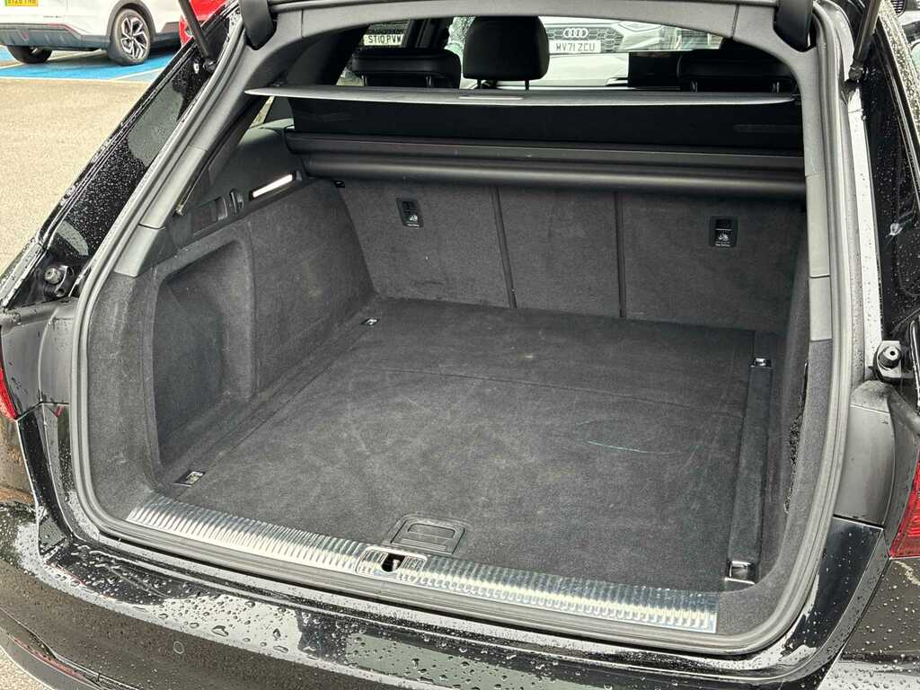 Audi A4 Avant Black Edition Grey #28