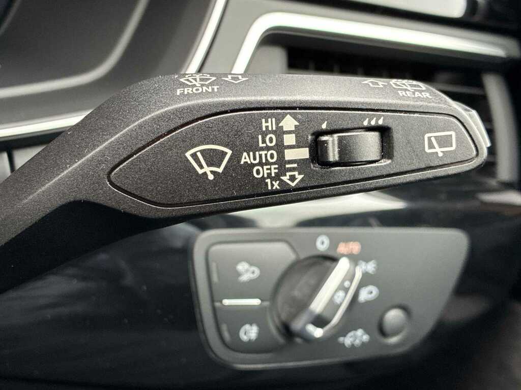 Audi A4 Avant Black Edition Grey #26