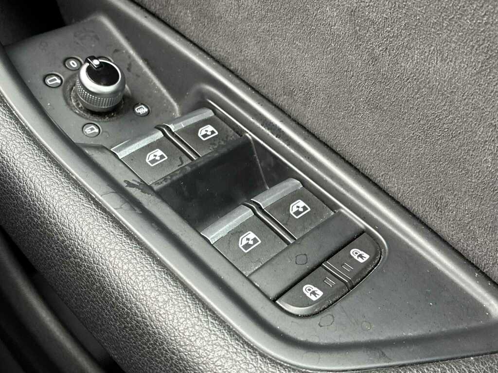 Audi A4 Avant Black Edition Grey #20