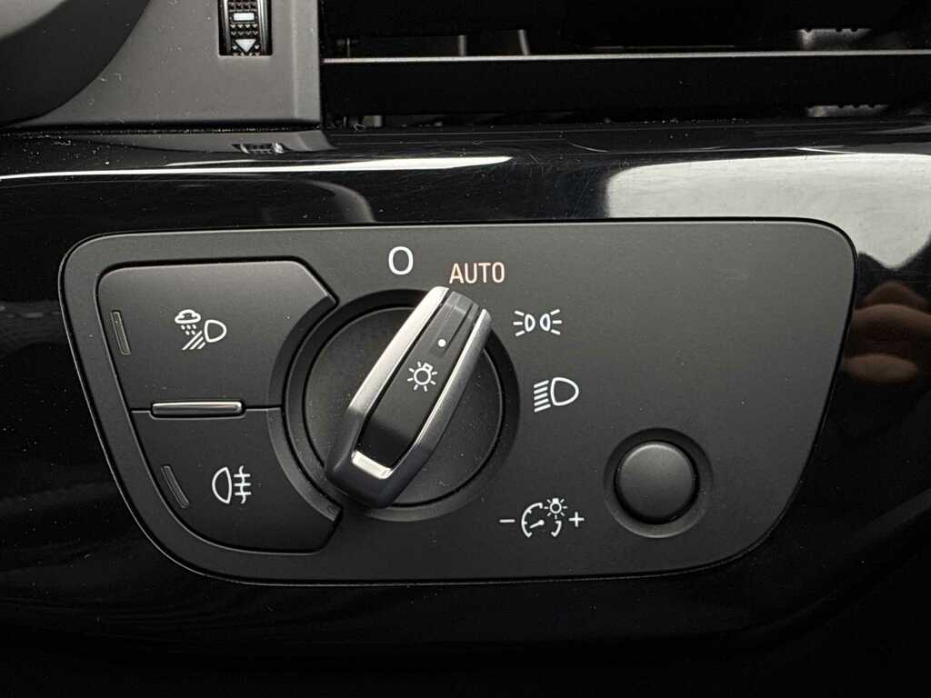 Audi A4 Avant Black Edition Grey #38