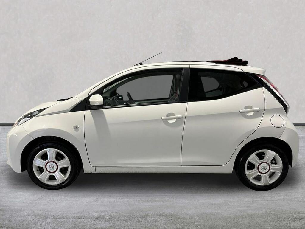 Toyota Aygo Hatchback 1.0 Red #19