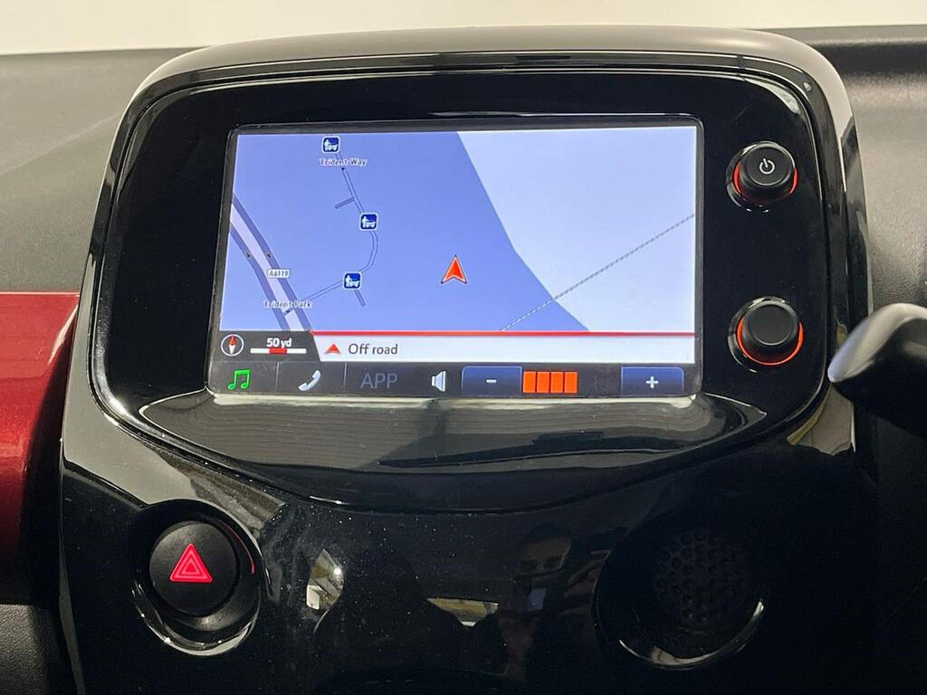 Toyota Aygo Hatchback 1.0 Red #24